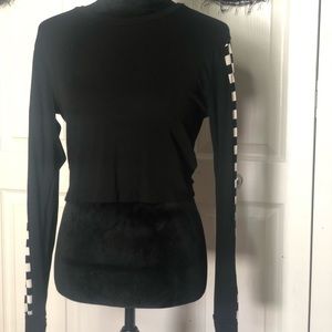 Long sleeve racing checkers sleeve crop top